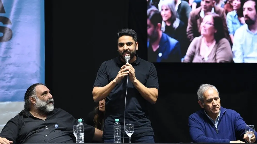 Kicillof: "En octubre vamos a llenar el Congreso nacional de compañeros que defiendan los derechos de nuestro pueblo"