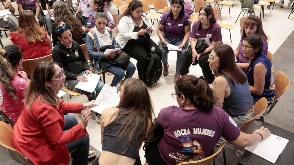 "Ni un paso atrás en la igualdad": la UOCRA reunió a más de 170 trabajadoras en una jornada sindical por el 8M