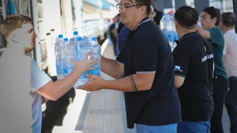 Inundaciones en Tucumán: la Unión Ferroviaria activó el tren solidario y llevó asistencia urgente