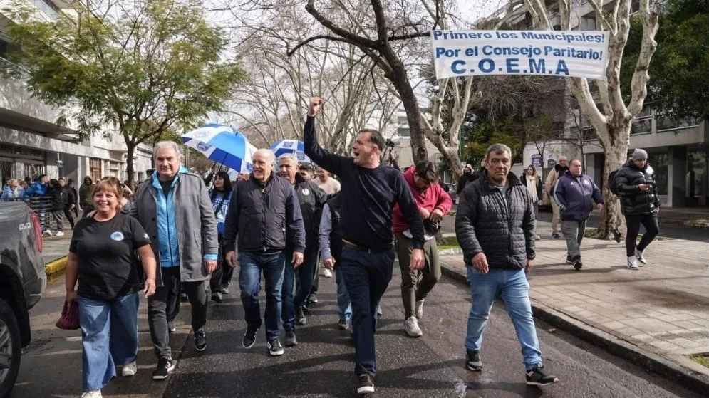 Municipales sellaron la unidad y anticiparon un plan de lucha en defensa del salario y los puestos de trabajo